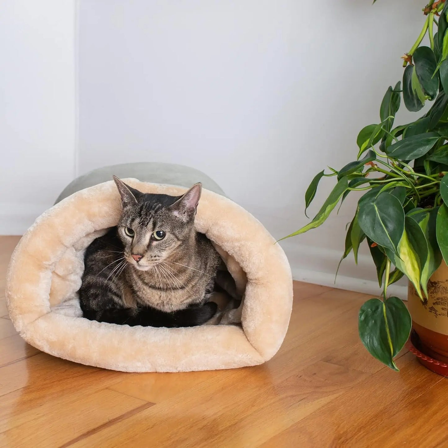Autumn and Winter Cat Sleeping Bag Semi-enclosed Cat Nest Warm Small