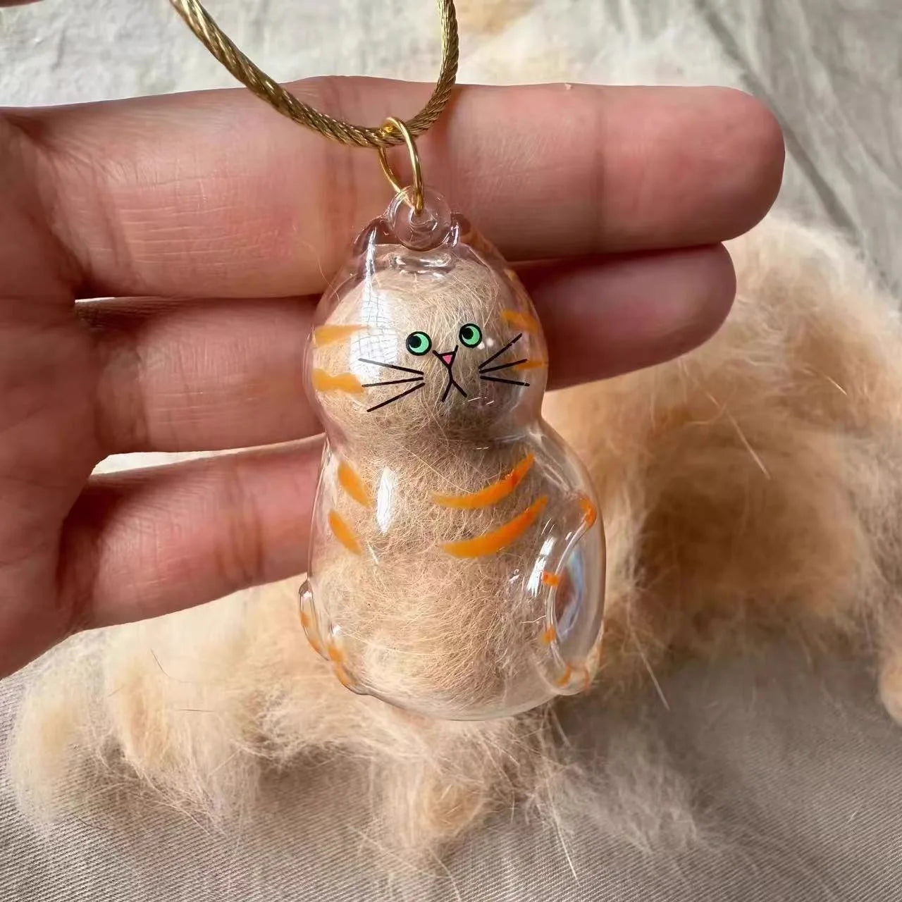 Transparent Cute Cat Keepsake Keychain Lovely Dog/Cat Shape Pet Hair