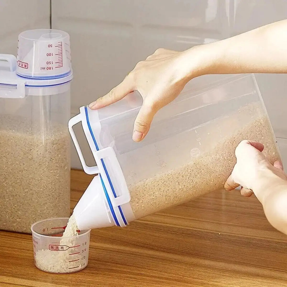 【Hot sales】1pc Rice And Grains Food Storage Canister With Measuring