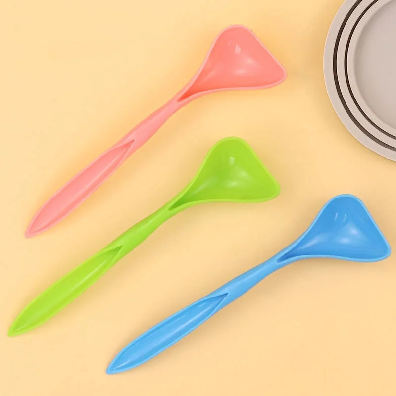 New 2PCS Reusable Pet Food Can Cover Silicone Dogs Cats Storage Tin