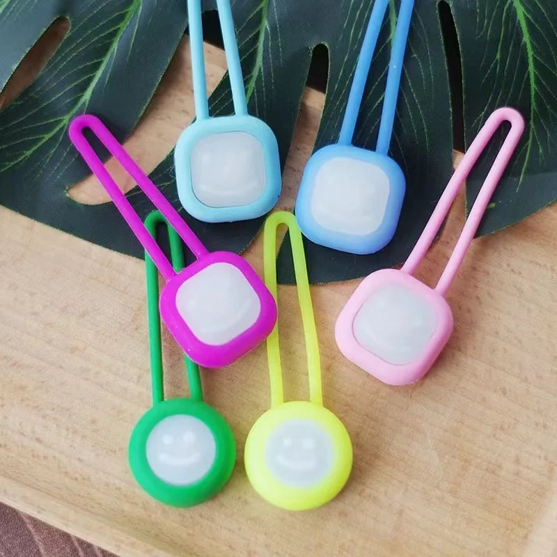1pc Pet Luminous Pendant, Dog LED Walking Dog Night Silicone Hanging